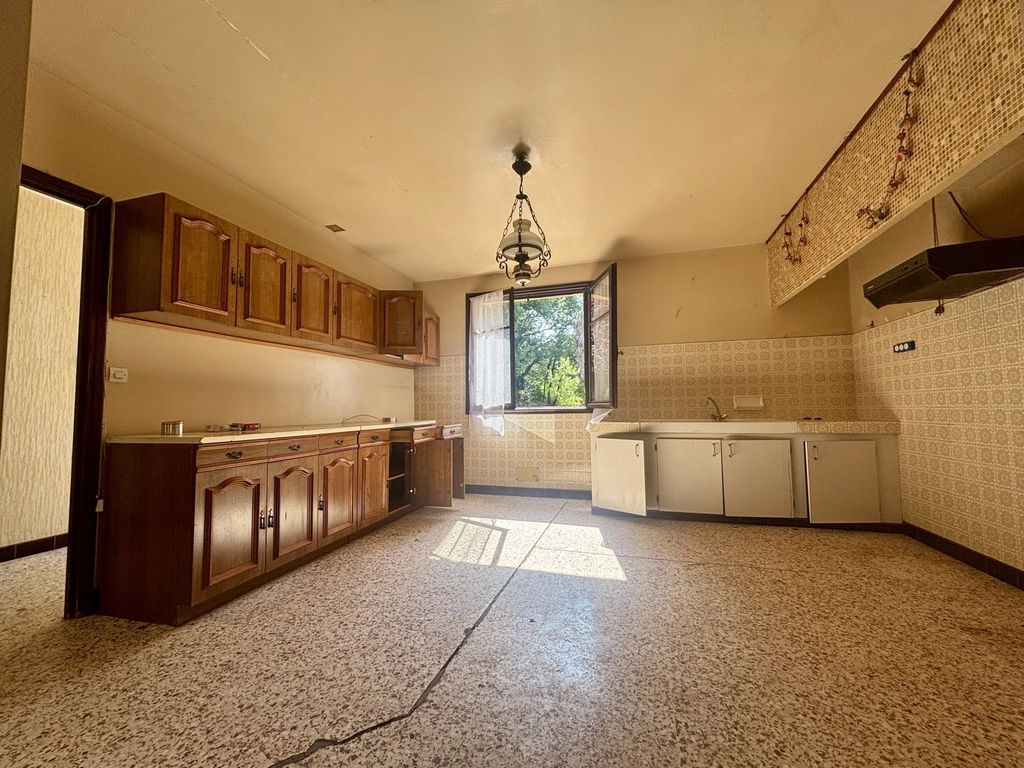 Property photo 3 of 11 0E15F9c0E6d82B97Da2c5c6c5Ec73E7d_68Fd4Ccf2d_4032-Big