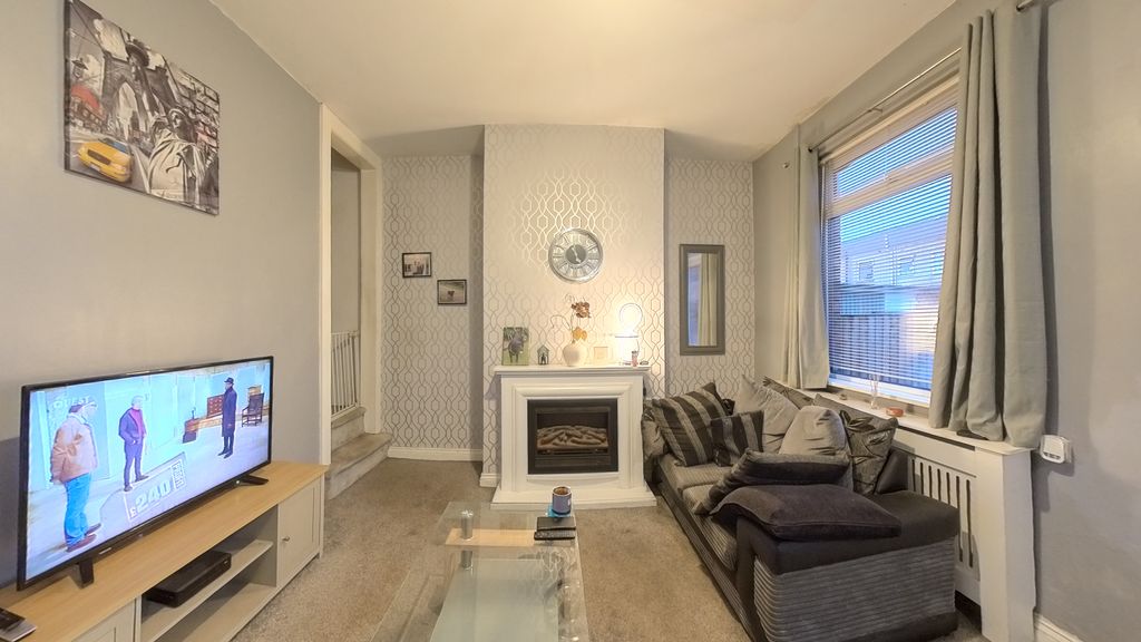 Property photo 3 of 18