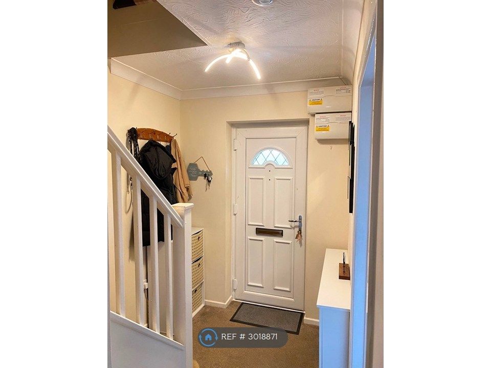 Property photo 3 of 5 Entrance Hall