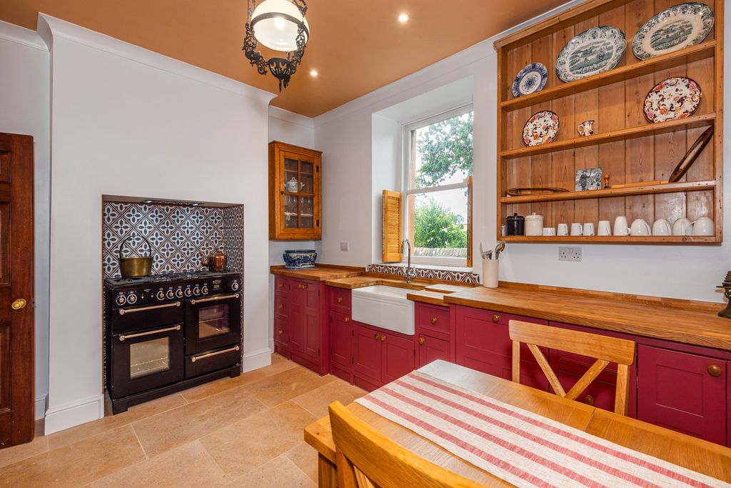 Property photo 2 of 29 Kitchen