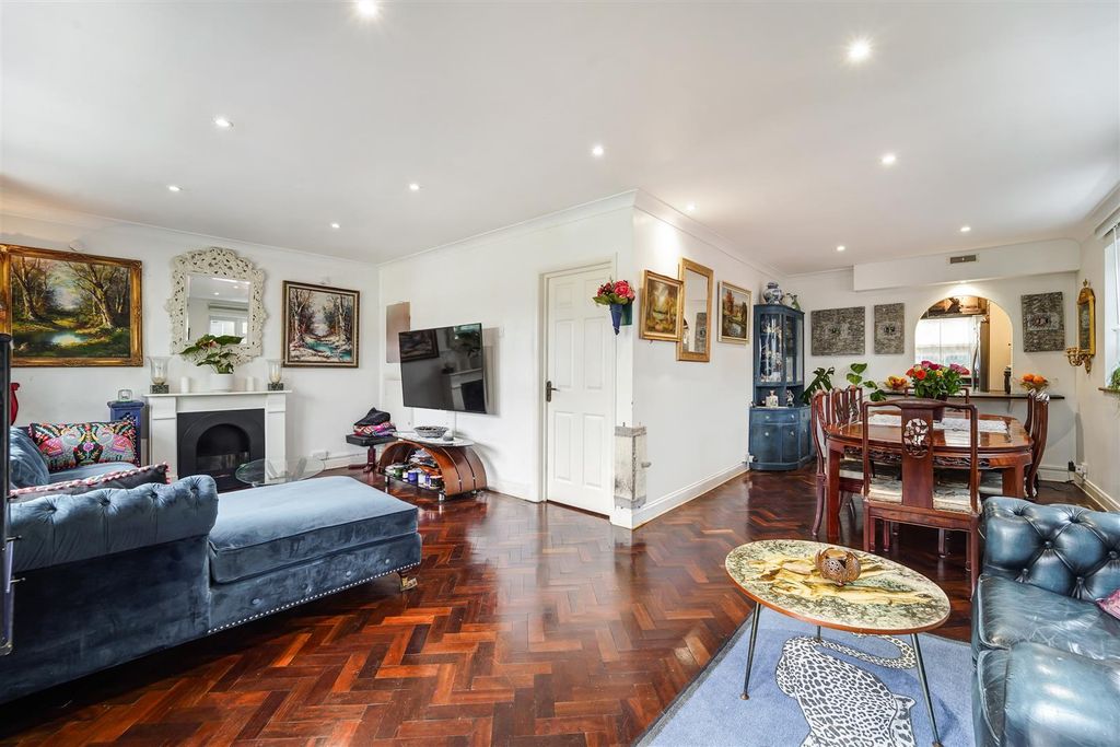 Property photo 2 of 15 Reception