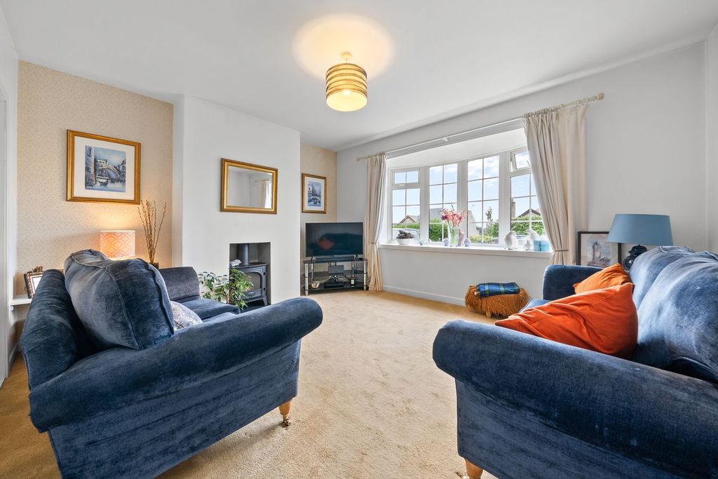 Property photo 2 of 34