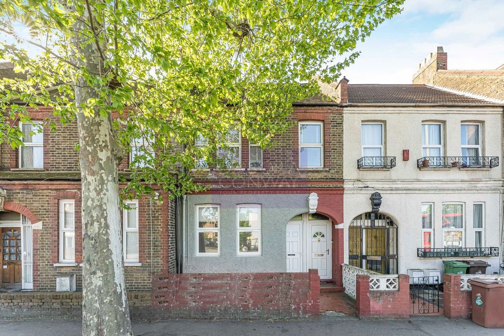 Property photo 1 of 11