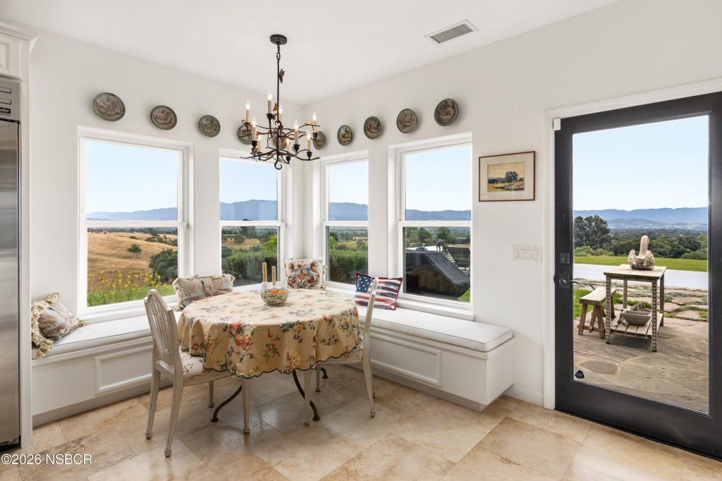 Property photo 3 of 10 <Alttext/>