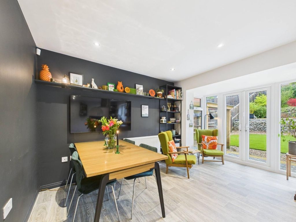 Property photo 3 of 24 Kitchen Diner