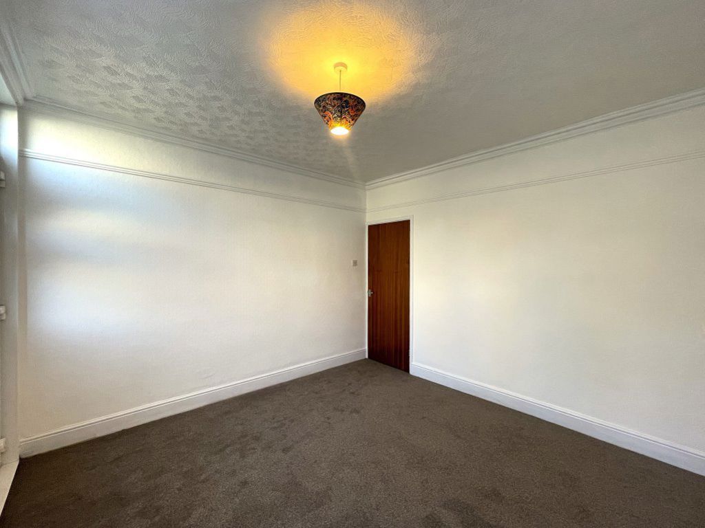 Property photo 2 of 28