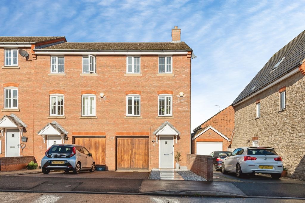 Property photo 1 of 18 Pbox-Img.Jpg