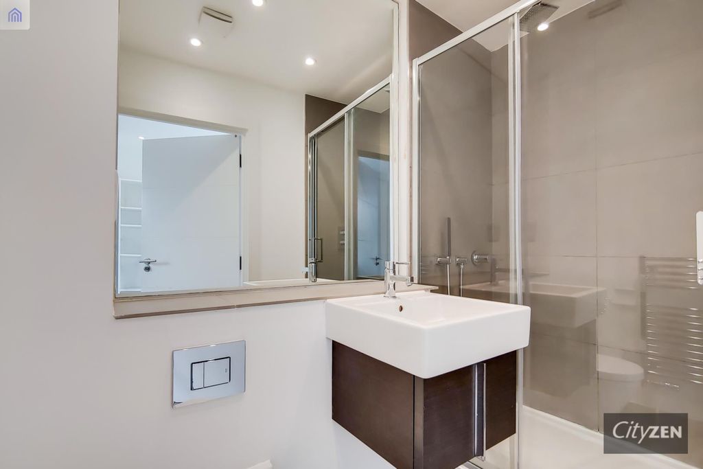 Property photo 3 of 12 Shower Room