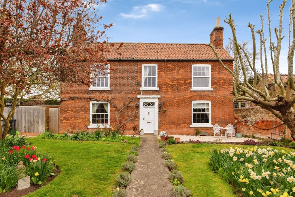 Property photo 1 of 18