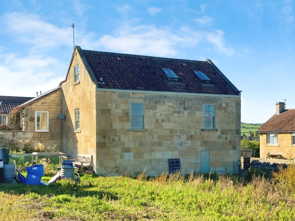 Property photo 3 of 17