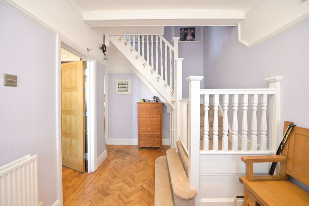 Property photo 2 of 25