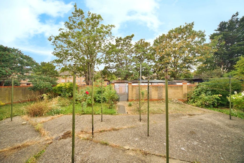 Property photo 3 of 4 Picture No. 11