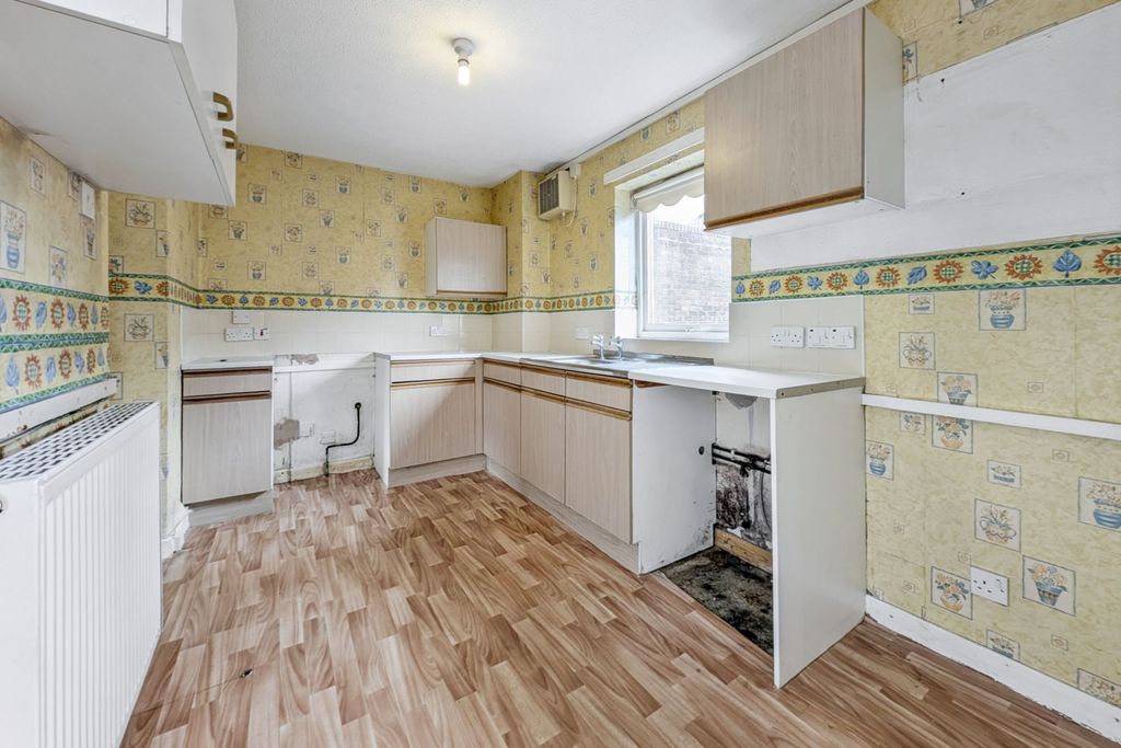 Property photo 2 of 16 8 James Street, Westerhope, Newcastle Upon Tyne, Ne5 5Jl