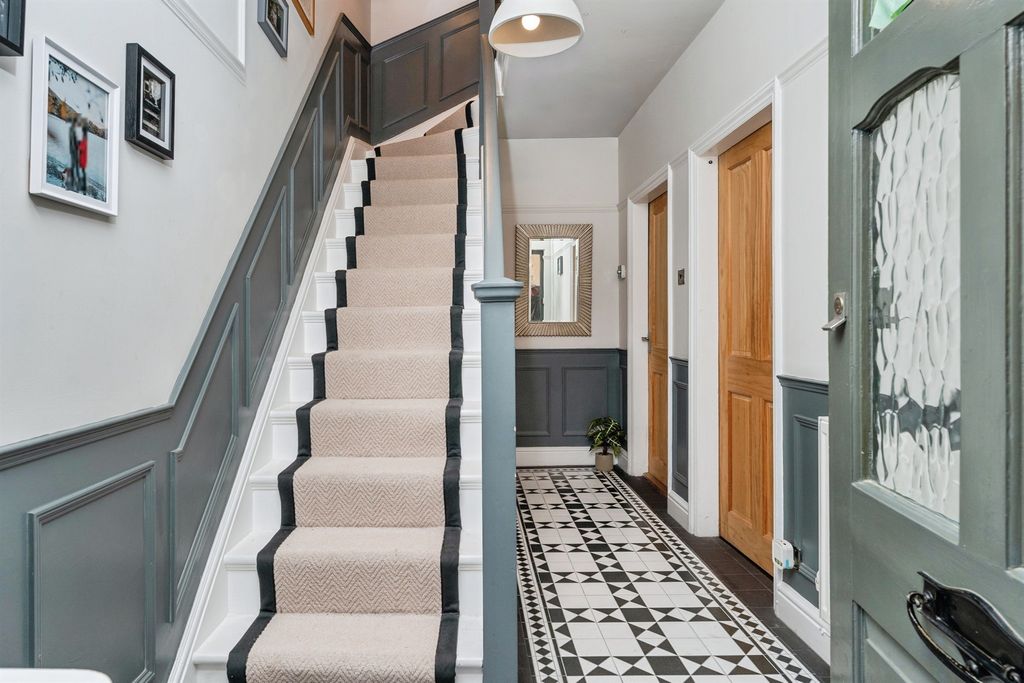 Property photo 3 of 24