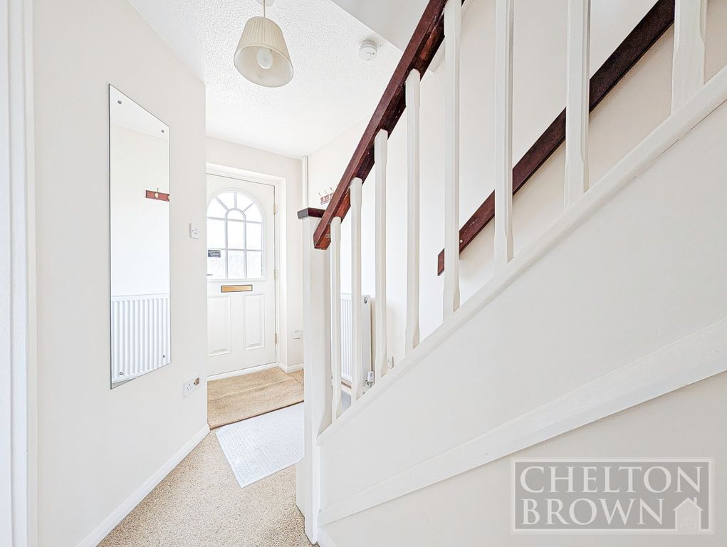 Property photo 2 of 39 Entrance Hall