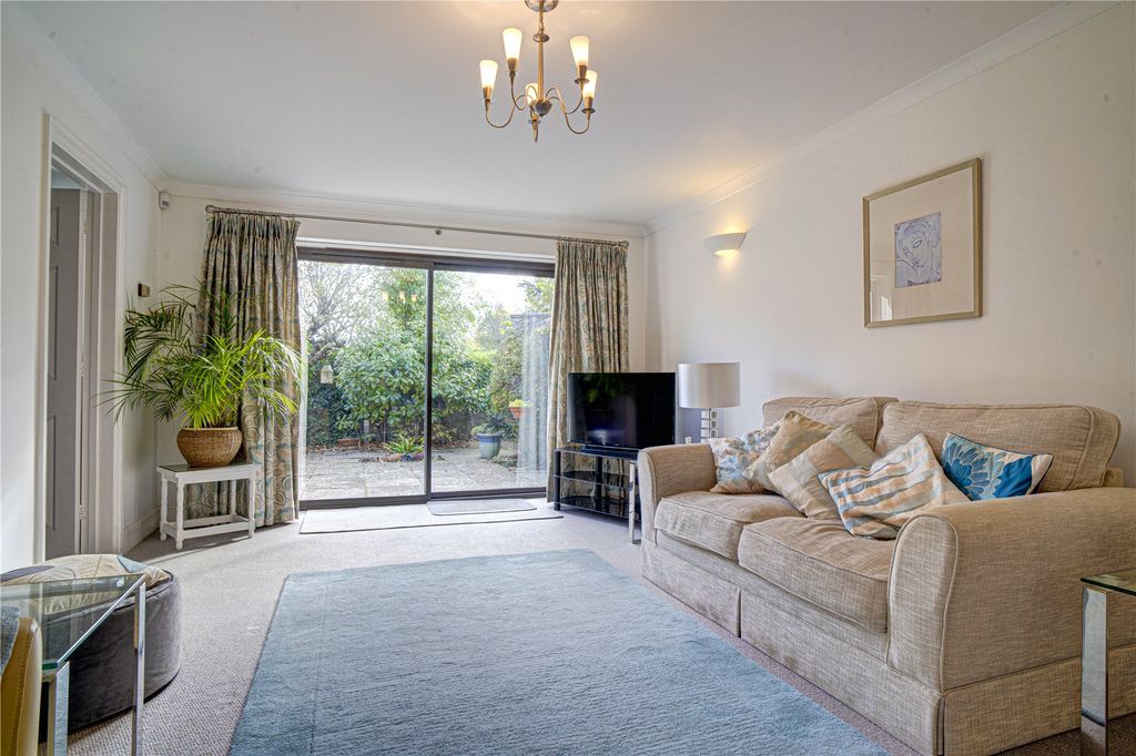 Property photo 2 of 12 Picture No. 02