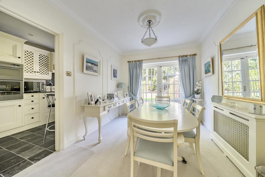 Property photo 3 of 21 Dining