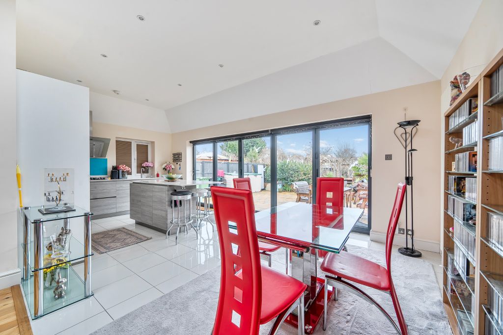 Property photo 3 of 19