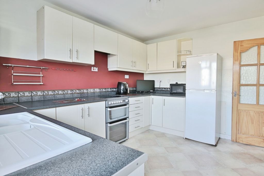 Property photo 2 of 11 4357595