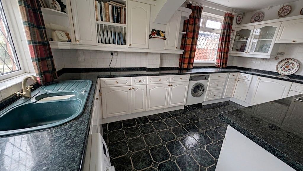 Property photo 3 of 17 Pbox-Img.Jpg