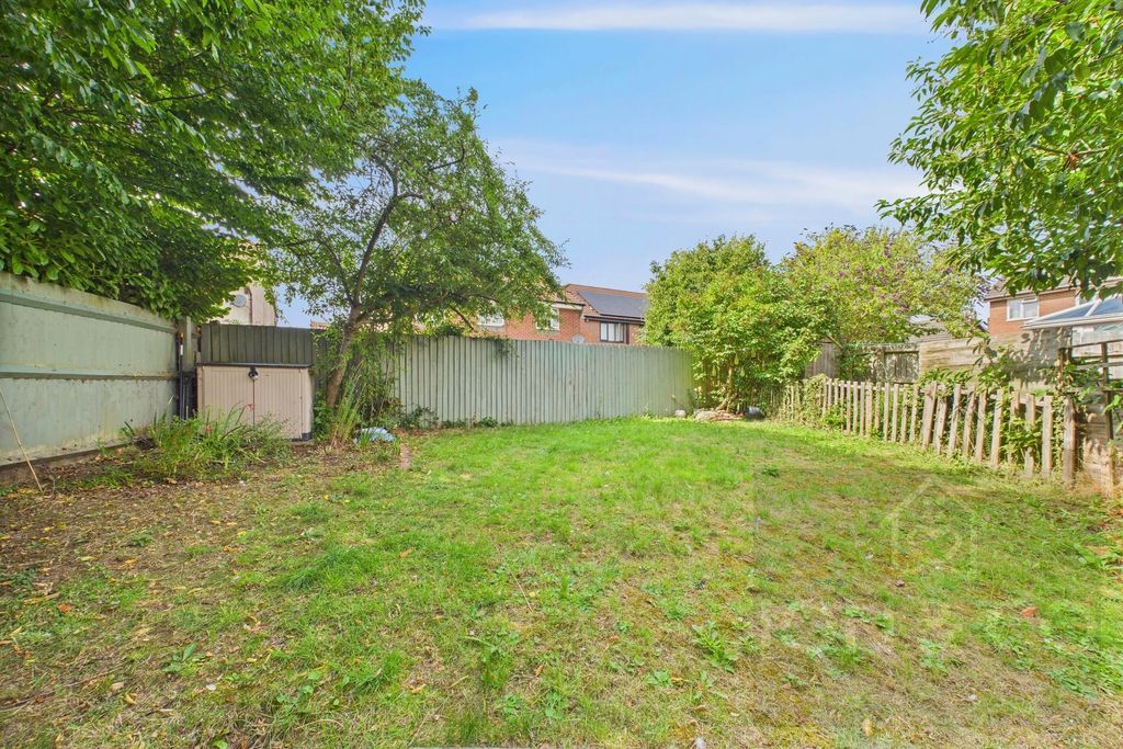 Property photo 2 of 12
