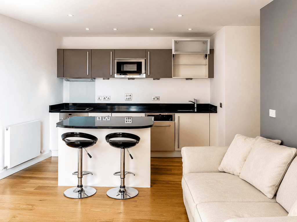 Property photo 1 of 4 1 Bed Flat To Rent Baxter Avenue, London Rh1