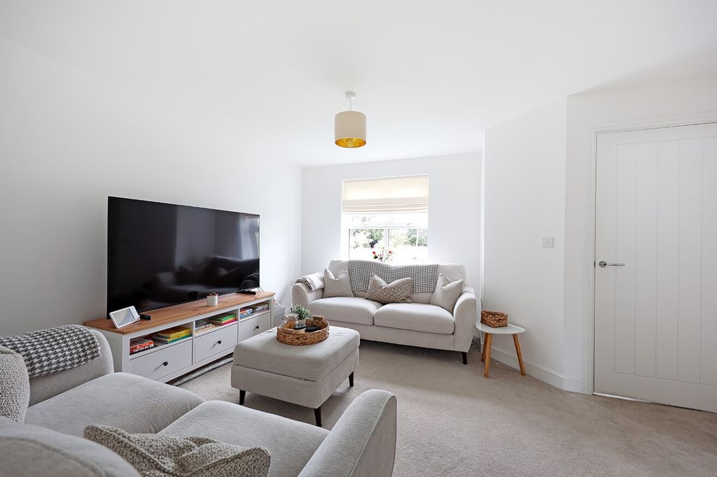 Property photo 3 of 14 4253322