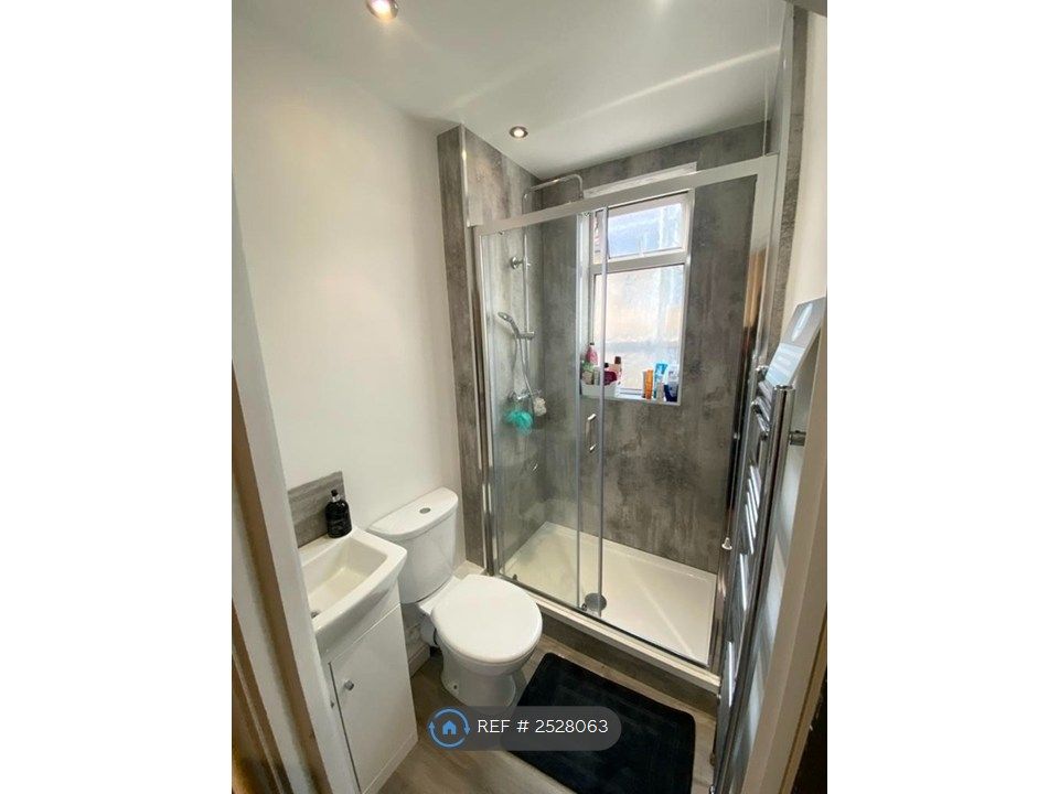 Property photo 3 of 8 Shower Room