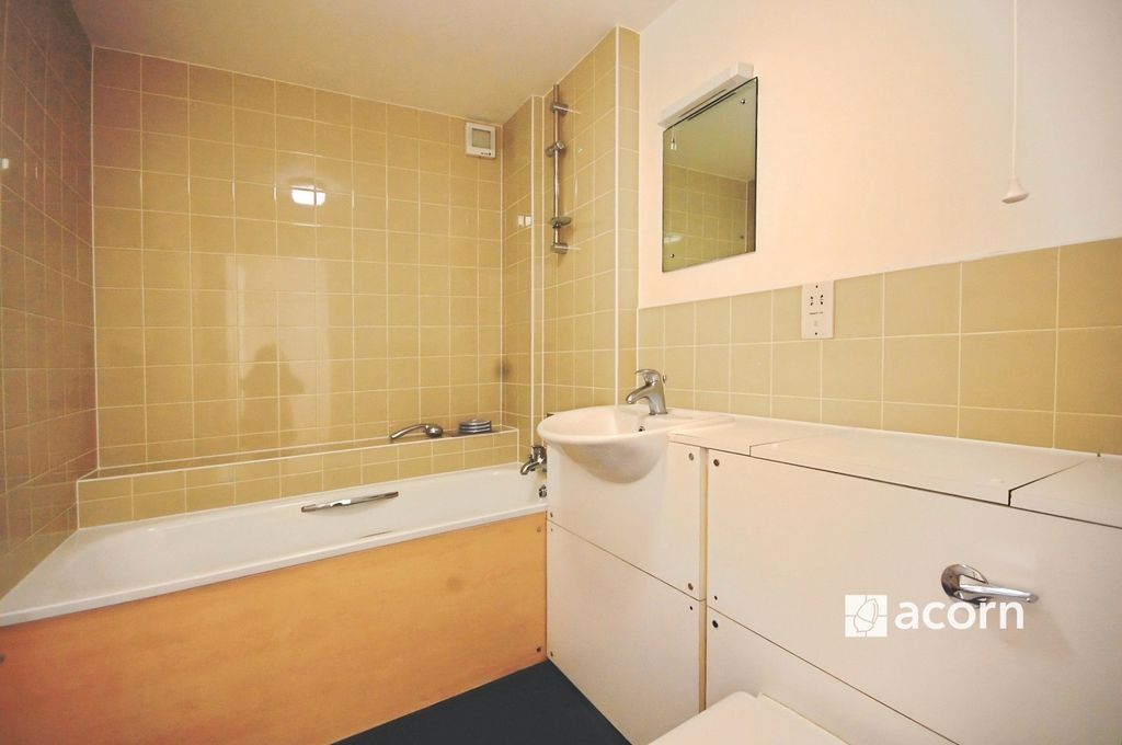 Property photo 2 of 3 Bathroom