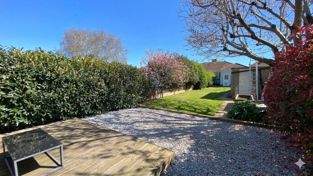 Property photo 1 of 11 Picture No. 24