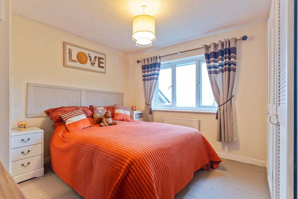 Property photo 3 of 20