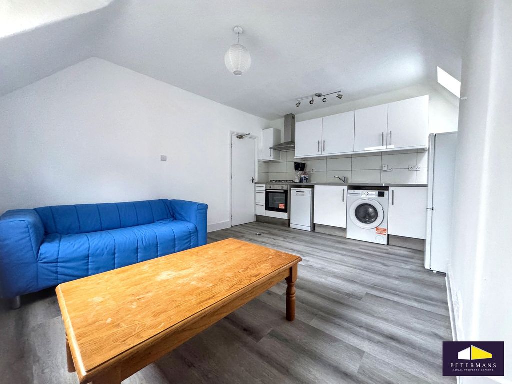 Property photo 1 of 3