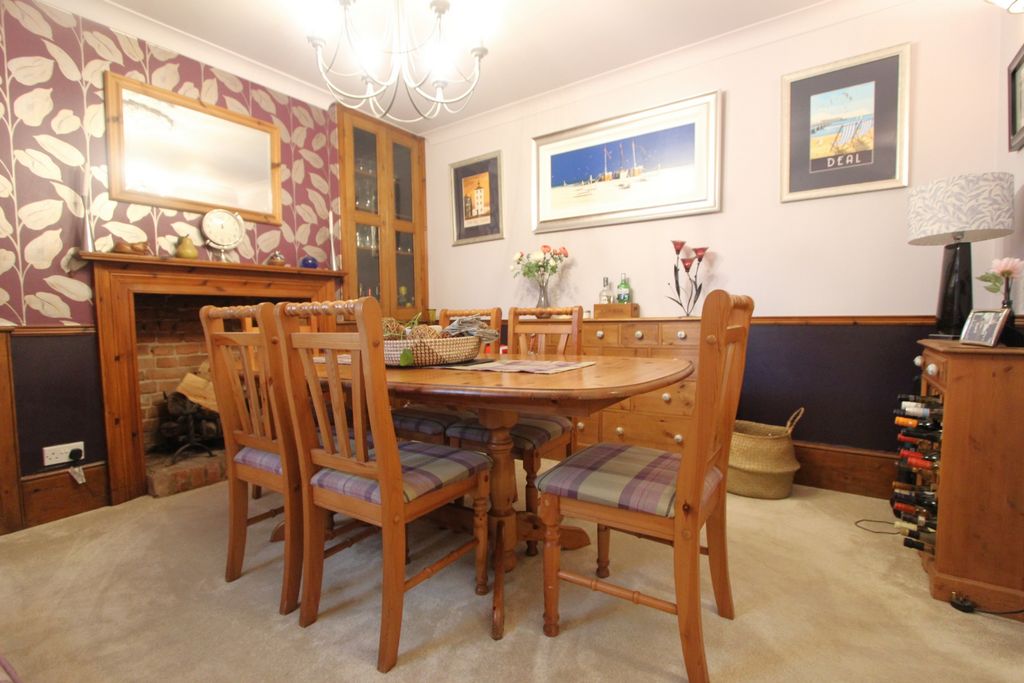 Property photo 3 of 16 Photo 11