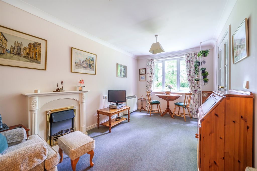 Property photo 2 of 29
