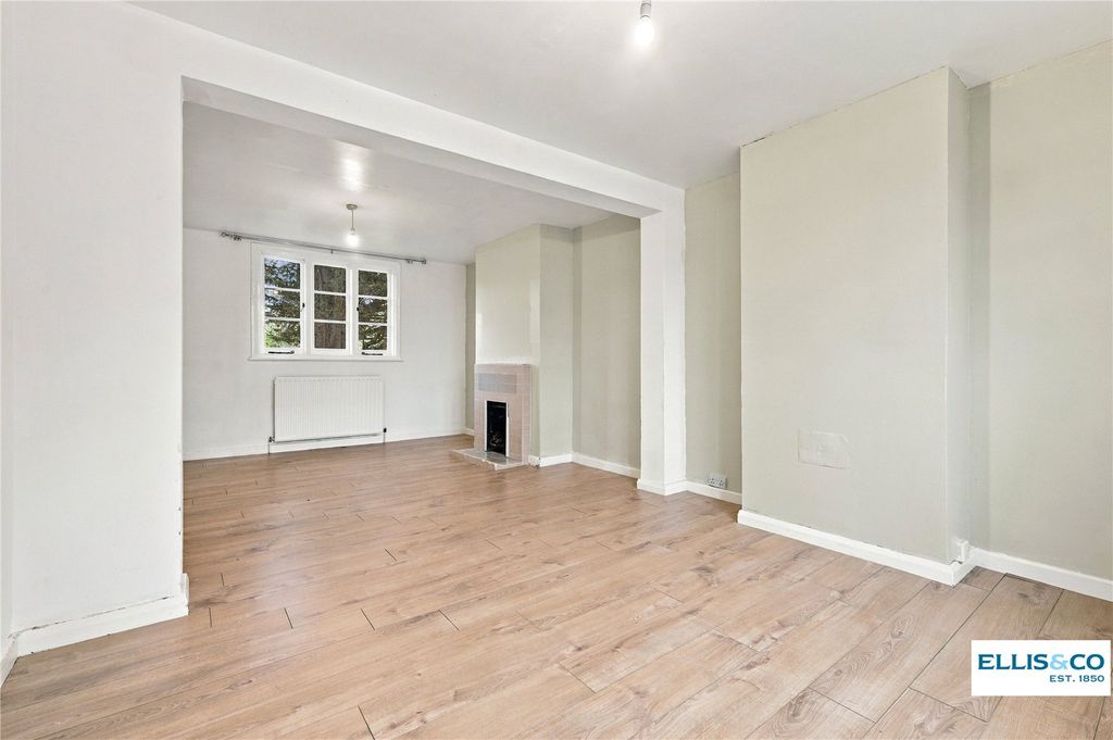 Property photo 3 of 16 Picture No. 11