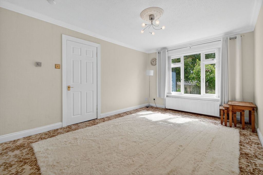 Property photo 3 of 25