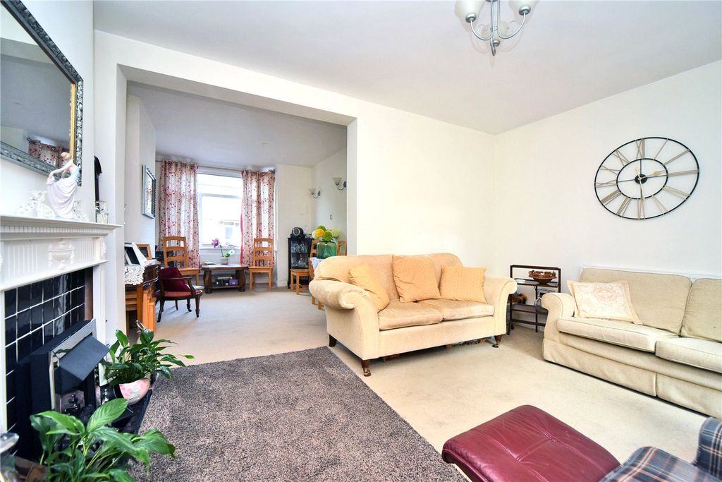 Property photo 3 of 17 Picture No. 04