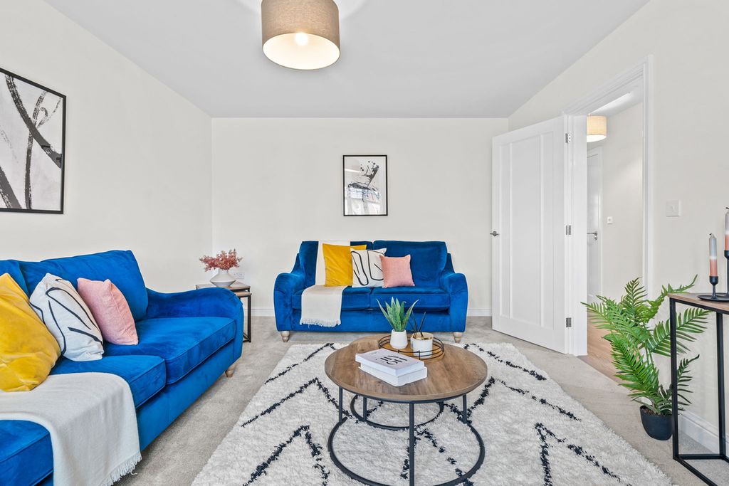 Property photo 2 of 21