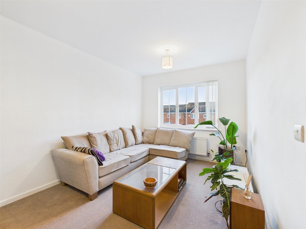 Property photo 2 of 12 Cam03844G0-Pr0350-Still013.Jpg