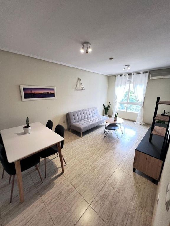 Property photo 1 of 2