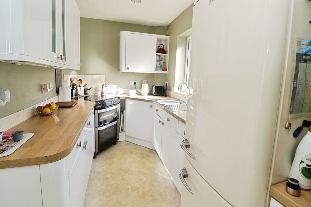 Property photo 2 of 14