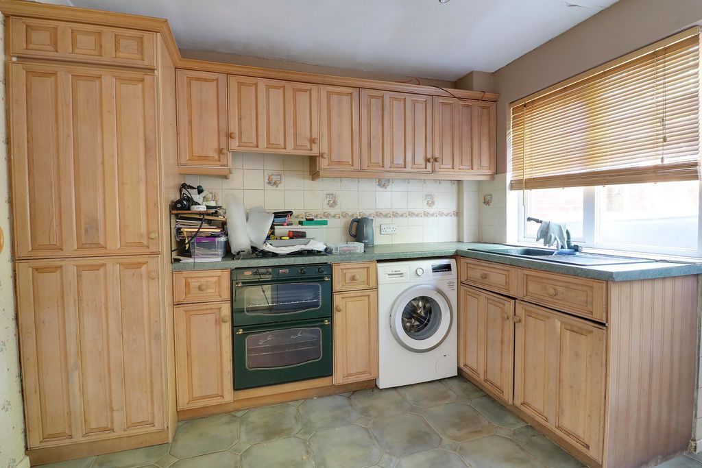 Property photo 2 of 13 Kitchen