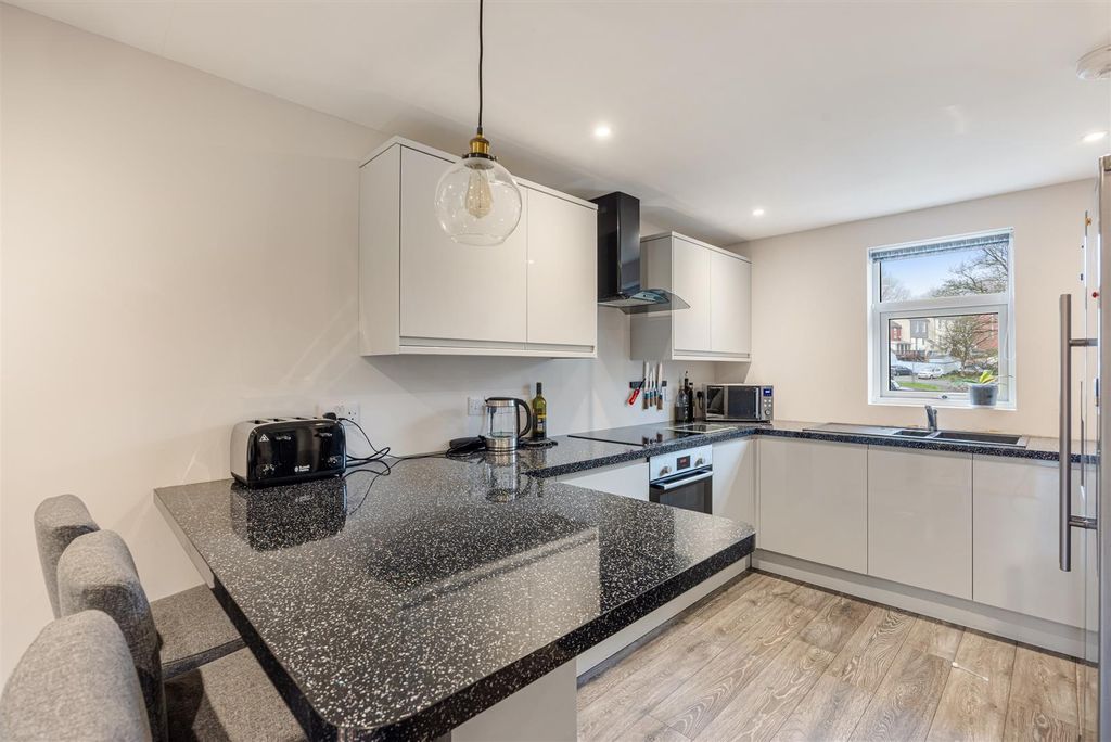Property photo 3 of 14 A09 - Barnfield Walk Kingsbridge - 260223.Jpg