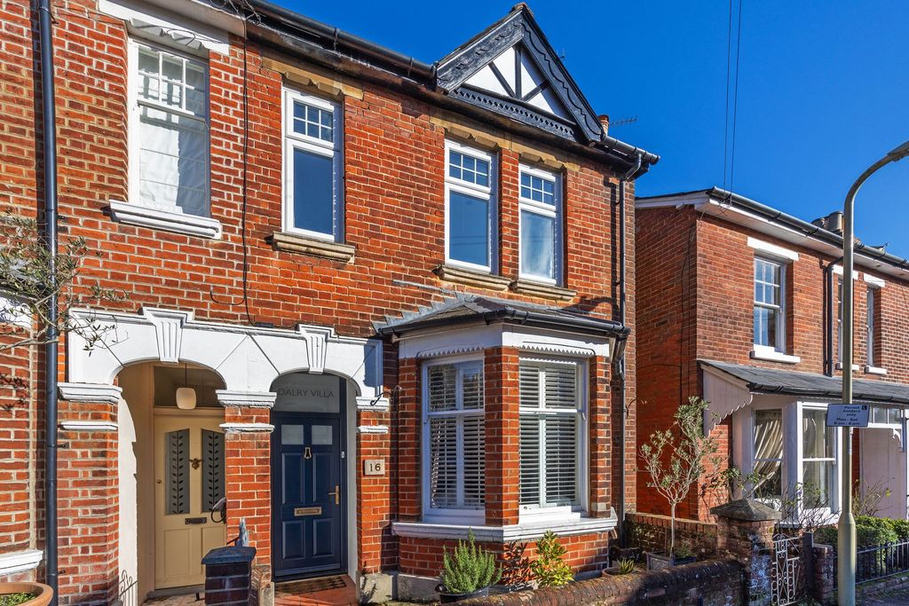 Property photo 1 of 12