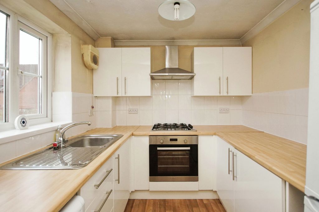 Property photo 2 of 10