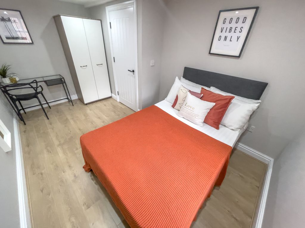 Property photo 2 of 17 Img_6999