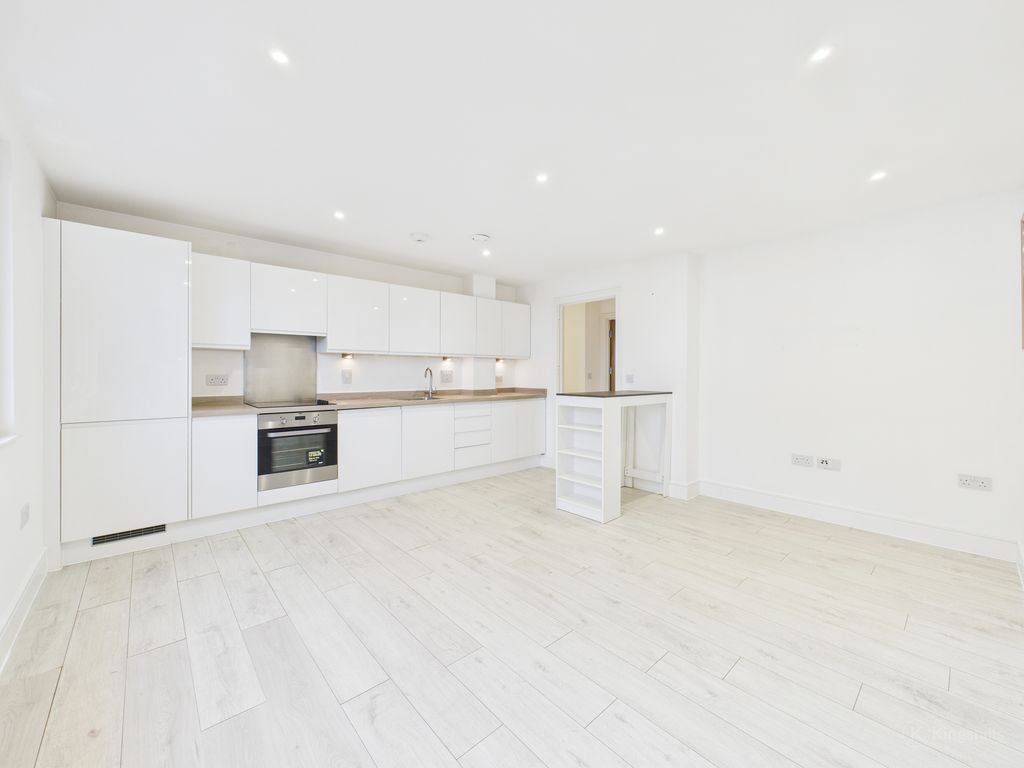 Property photo 1 of 11 Cam02119G0-Pr0510-Still013