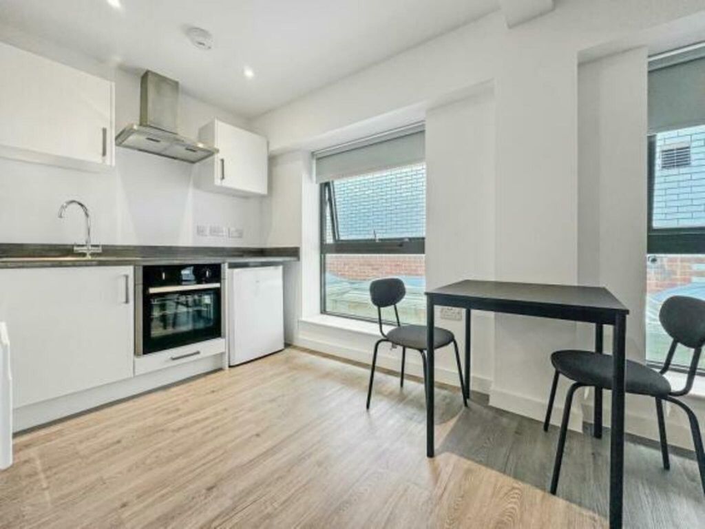Property photo 2 of 7 Kitchen