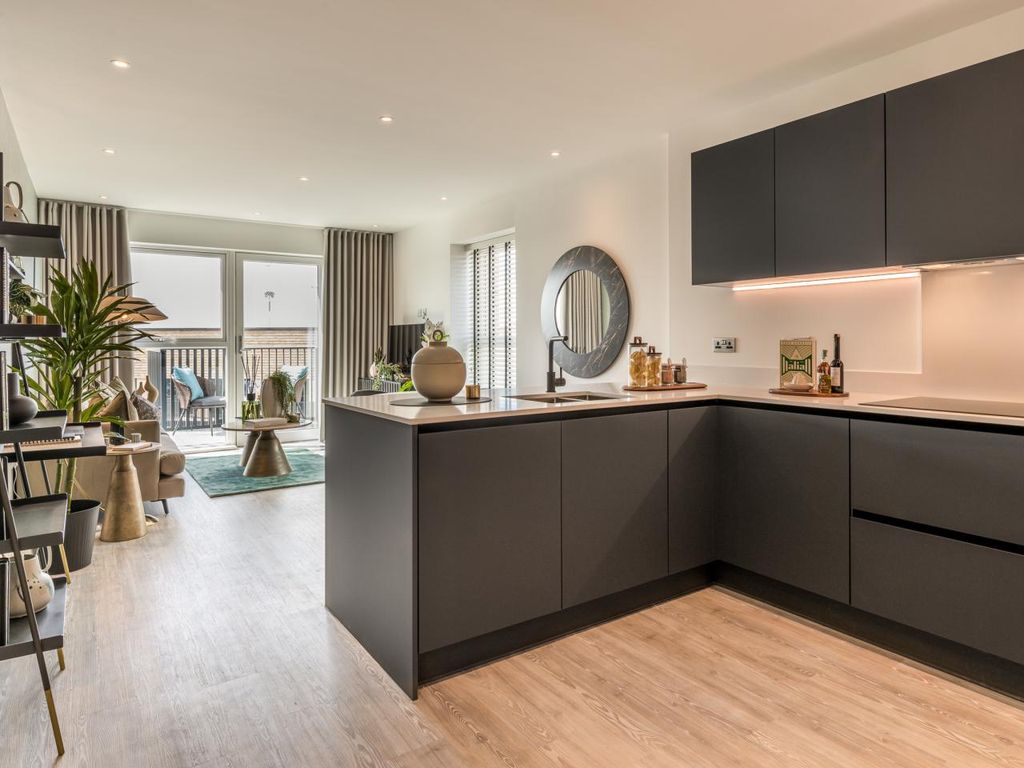 Property photo 3 of 12 Apartment 435 - Skylark House