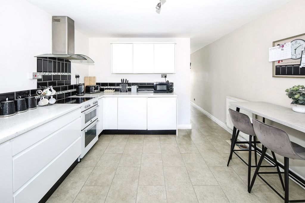 Property photo 2 of 21 Pbox-Img.Jpg